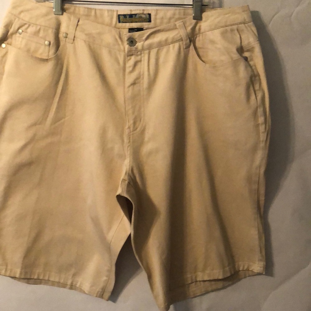 Women’s Bermuda Tan Shorts (NWOT)